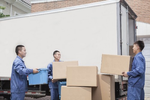 Screen-reader friendly web page layout for removal services