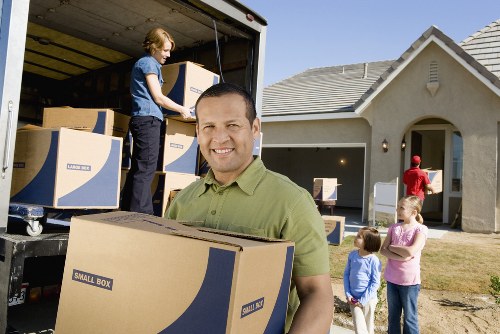 Efficient removal company supporting residential and business relocations